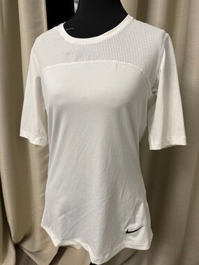 Nike White Short Sleeve Mesh Yoke Athletic Tee